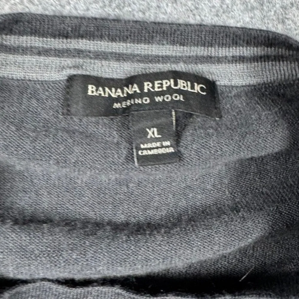 Banana Republic Mens XL Merino‎ Wool Crewneck Sweater Charcoal Gray Fine Knit